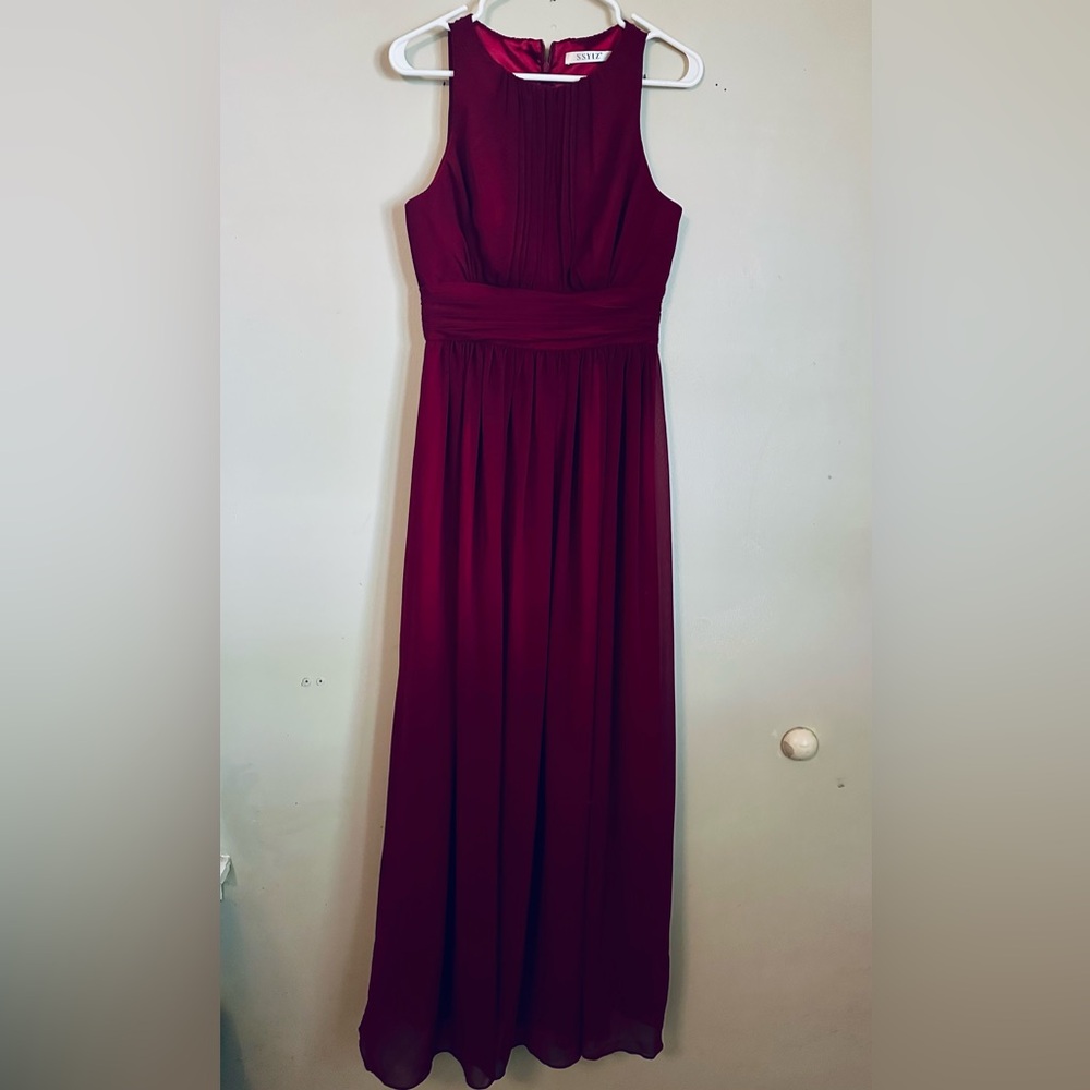 Elegant Burgundy Sleeveless Dress